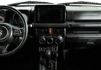 Подержанный автомобиль Suzuki Jimny 2020 года (14 фото)