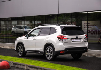 Подержанный автомобиль Subaru Forester Suv 2024 года (8 фото)