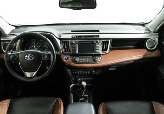 Подержанный автомобиль Toyota RAV4 2013 года (13 фото)