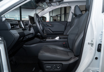 Новый Toyota RAV4 2025 (10 фото)