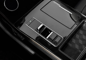 Подержанный автомобиль Exeed LX 2023 года (12 фото)