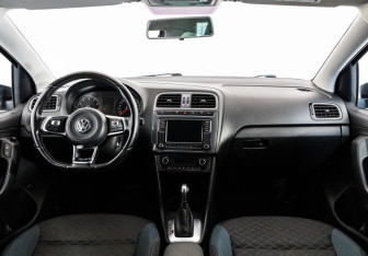 Подержанный автомобиль Volkswagen Polo Sedan 2019 года (10 фото)