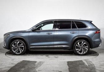 Подержанный автомобиль Geely Monjaro 2023 года (8 фото)