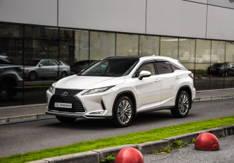 Подержанный автомобиль Lexus RX 2019 года (3 фото)