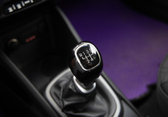 Подержанный автомобиль Kia Rio Sedan 2012 года (14 фото)