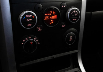 Подержанный автомобиль Suzuki Grand Vitara 2012 года (13 фото)
