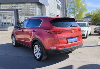Подержанный автомобиль Kia Sportage 2017 года (6 фото)