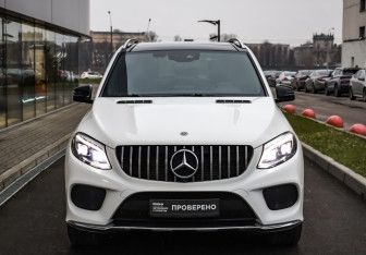 Подержанный автомобиль Mercedes-Benz GLE 2018 года (3 фото)