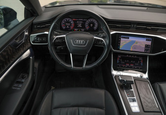 Подержанный автомобиль Audi A7 2018 года (11 фото)