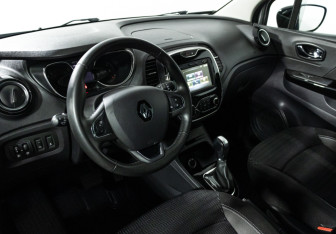 Подержанный автомобиль Renault Kaptur 2017 года (11 фото)