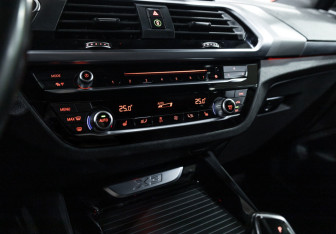 Подержанный автомобиль BMW X3 2018 года (17 фото)