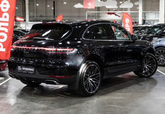 Подержанный автомобиль Porsche Macan 2020 года (8 фото)
