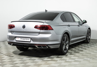 Подержанный автомобиль Volkswagen Passat Sedan 2021 года (5 фото)