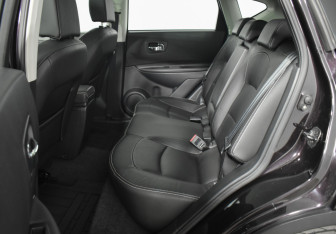 Подержанный автомобиль Nissan Qashqai 2012 года (11 фото)