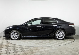 Подержанный автомобиль Toyota Camry Sedan 2018 года (8 фото)