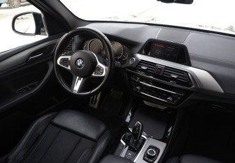Подержанный автомобиль BMW X3 2019 года (9 фото)