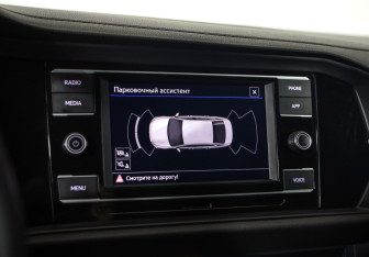 Подержанный автомобиль Volkswagen Jetta Sedan 2020 года (15 фото)