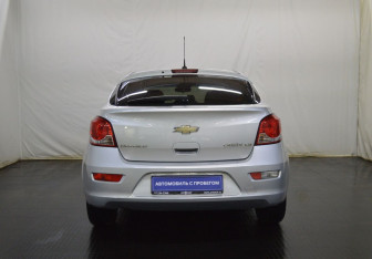 Подержанный автомобиль Chevrolet Cruze Hatchback 2012 года (6 фото)