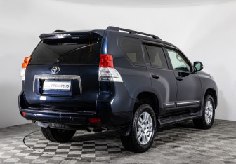 Подержанный автомобиль Toyota Land Cruiser Prado 2010 года (5 фото)