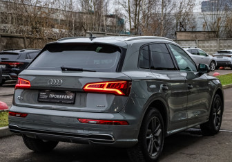 Подержанный автомобиль Audi Q5 2020 года (5 фото)