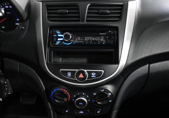 Подержанный автомобиль Hyundai Solaris Sedan 2012 года (15 фото)