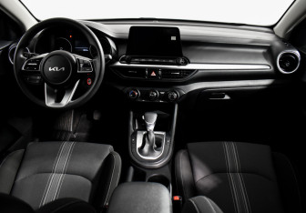 Подержанный автомобиль Kia Cerato Sedan 2021 года (14 фото)