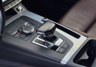 Подержанный автомобиль Audi Q5 2017 года (11 фото)