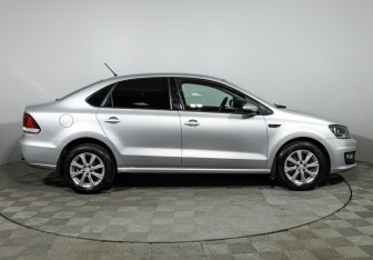 Подержанный автомобиль Volkswagen Polo Sedan 2016 года (4 фото)