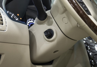 Подержанный автомобиль Infiniti QX80 2014 года (28 фото)