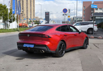 Подержанный автомобиль Changan UNI-V 2024 года (4 фото)
