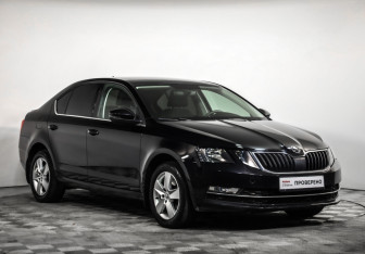 Подержанный автомобиль Skoda Octavia Liftback 2018 года (3 фото)