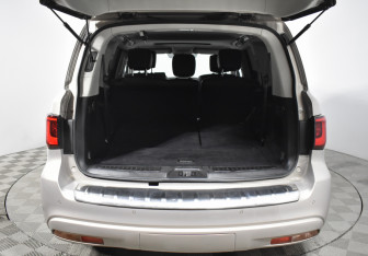 Подержанный автомобиль Infiniti QX80 2019 года (22 фото)