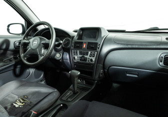 Подержанный автомобиль Nissan Almera Sedan 2004 года (9 фото)