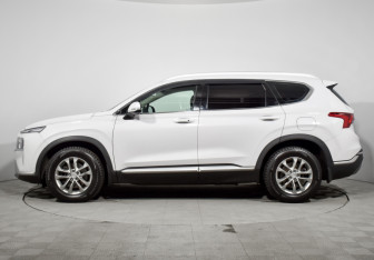 Подержанный автомобиль Hyundai Santa Fe 2022 года (8 фото)