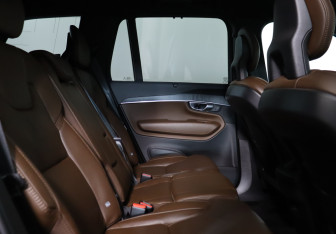 Подержанный автомобиль Volvo XC90 2020 года (21 фото)