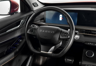 Подержанный автомобиль Exeed LX 2023 года (17 фото)