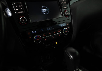 Подержанный автомобиль Nissan Qashqai 2014 года (17 фото)