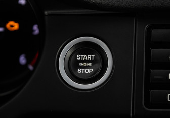 Подержанный автомобиль Land Rover Discovery Sport 2018 года (19 фото)