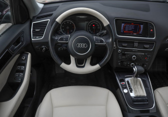 Подержанный автомобиль Audi Q5 2013 года (12 фото)