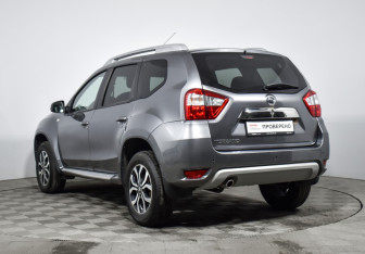 Подержанный автомобиль Nissan Terrano 2017 года (7 фото)
