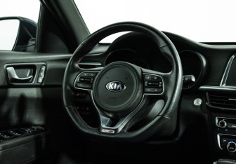 Подержанный автомобиль Kia Optima Sedan 2017 года (25 фото)