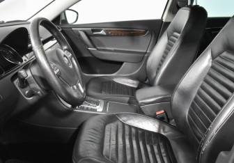 Подержанный автомобиль Volkswagen Passat Sedan 2011 года (10 фото)