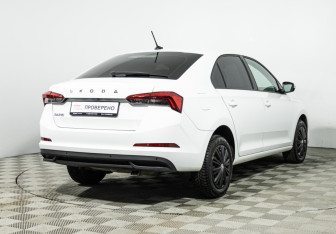Подержанный автомобиль Skoda Rapid Liftback 2020 года (5 фото)