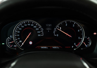 Подержанный автомобиль BMW X3 2018 года (12 фото)