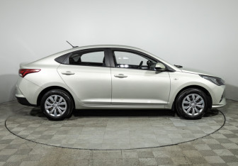 Подержанный автомобиль Hyundai Solaris Sedan 2020 года (4 фото)