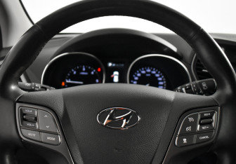 Подержанный автомобиль Hyundai Santa Fe 2017 года (19 фото)