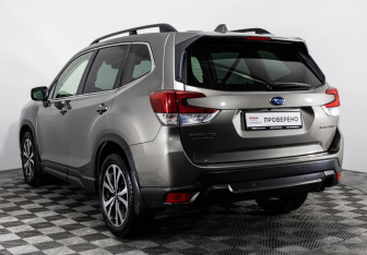 Подержанный автомобиль Subaru Forester Suv 2021 года (8 фото)