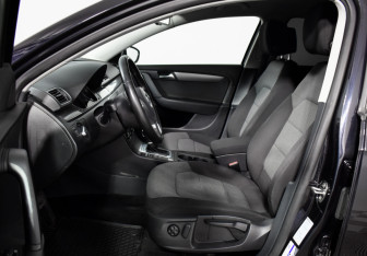 Подержанный автомобиль Volkswagen Passat Sedan 2011 года (10 фото)
