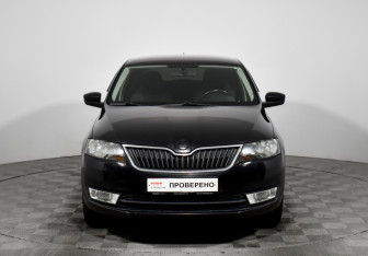 Подержанный автомобиль Skoda Rapid Liftback 2015 года (2 фото)