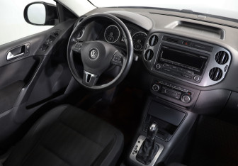 Подержанный автомобиль Volkswagen Tiguan 2011 года (8 фото)